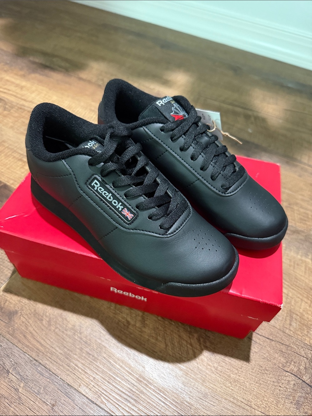 Reebok Black Low-Top Leather Sneakers